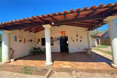 Casa de 4 dormitorios en Venta en Julián Augusto Saldívar