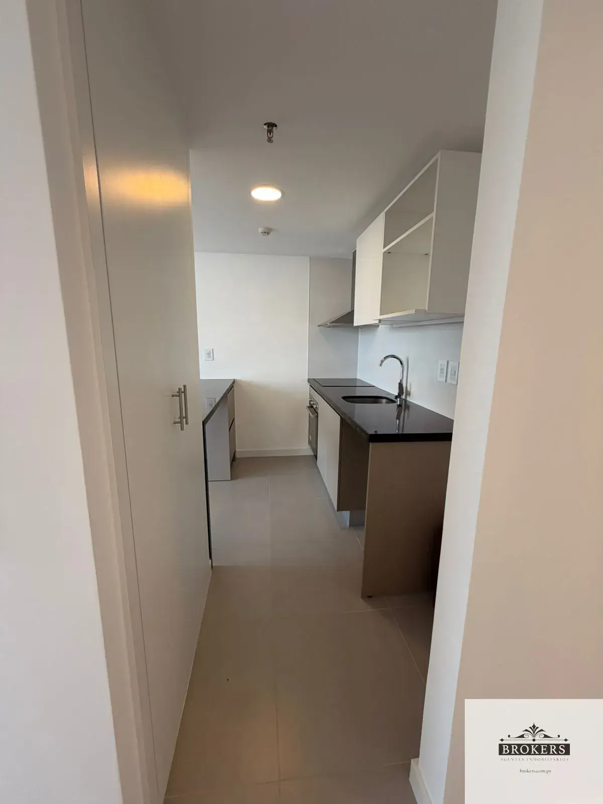 1-Bedroom Apartment for Sale in Jara, Asunción - Image 4