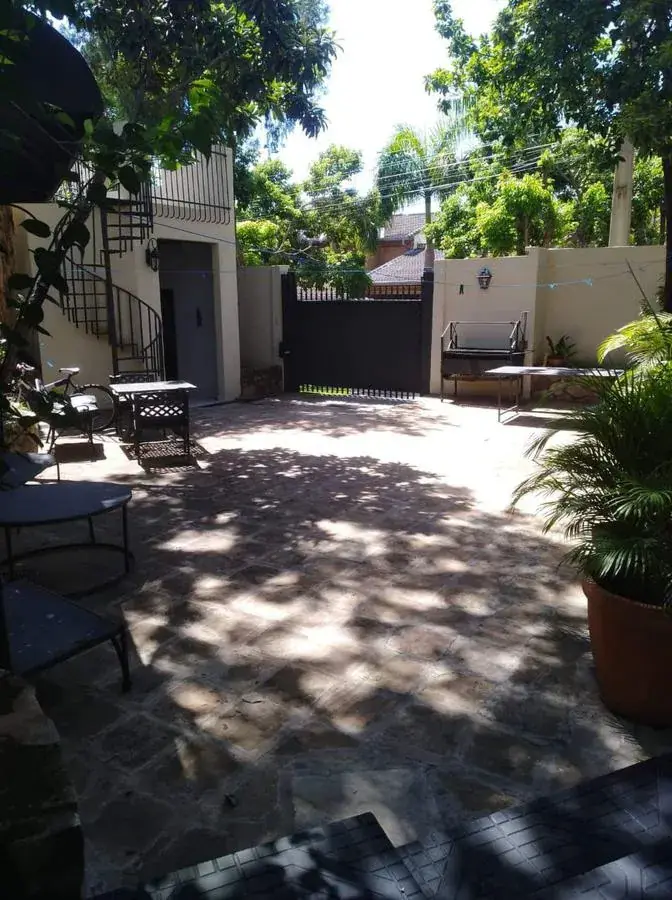 Casa de 3 dormitorios en Venta en Madame Lynch, Asunción - Image 11