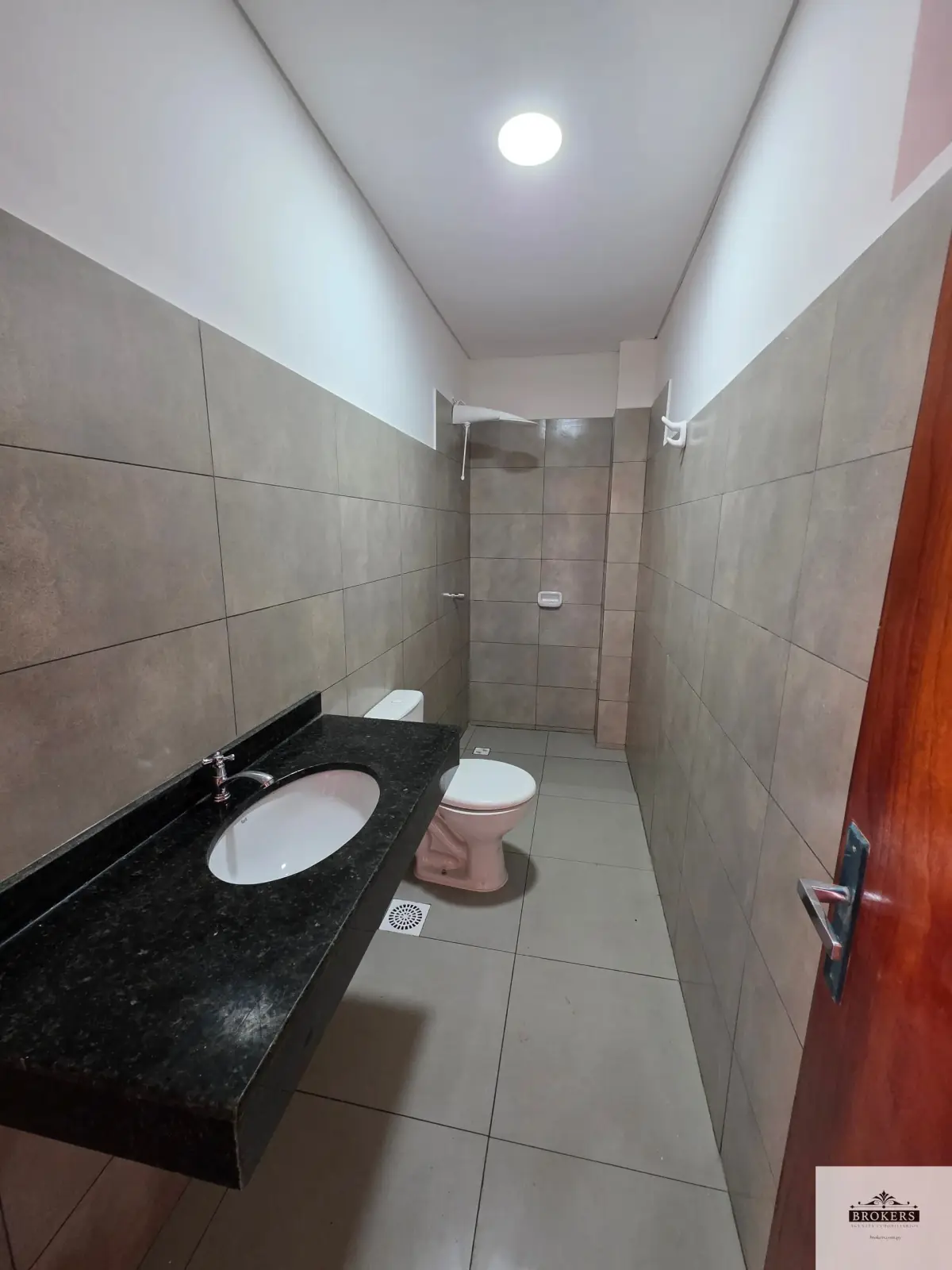 Espaço Comercial de 360m² para Aluguel em San Ramon, Mariano Roque Alonso - Image 10