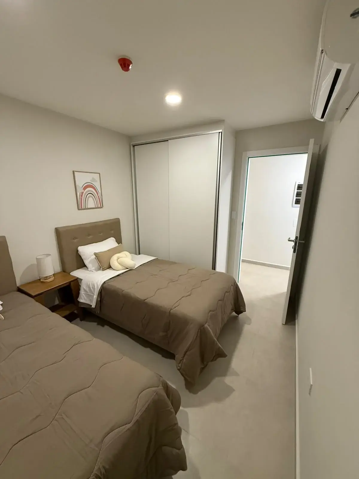 Departamento de 2 dormitorios en Edificio Navila, 68m², en Venta en Kamba Cuá, Fernando de la Mora - Image 4
