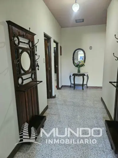Casa de 4 dormitorios, 358m², en Venta en Ciudad de Guatemala