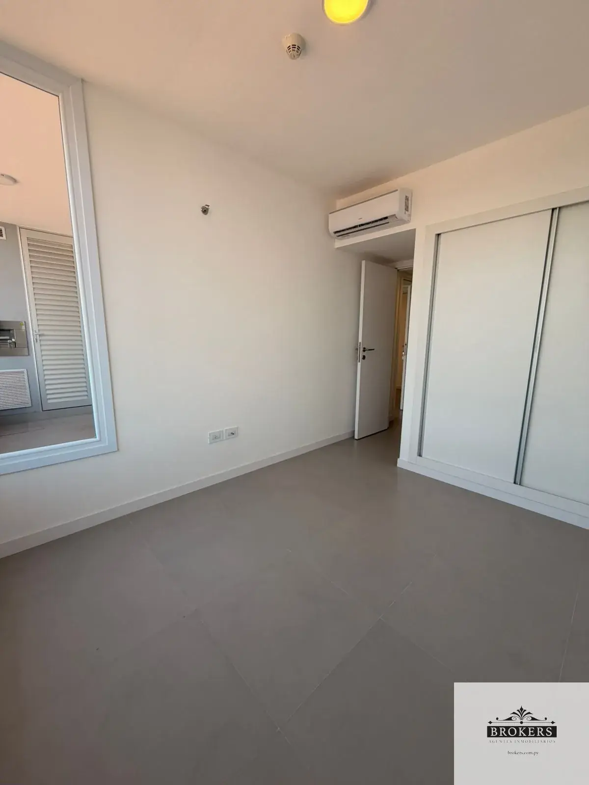 1-Bedroom Apartment for Sale in Jara, Asunción - Image 6