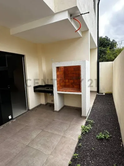 Casa de 3 dormitorios en Venta en Laurelty, Luque
