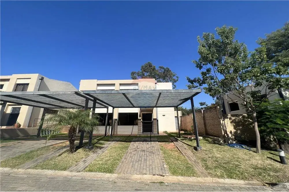 Casa de 3 dormitorios en Venta en Cuarto Barrio, Luque