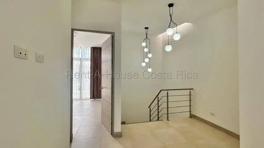 3-Bedroom House, 192m², for Rent in Heredia - Image 10