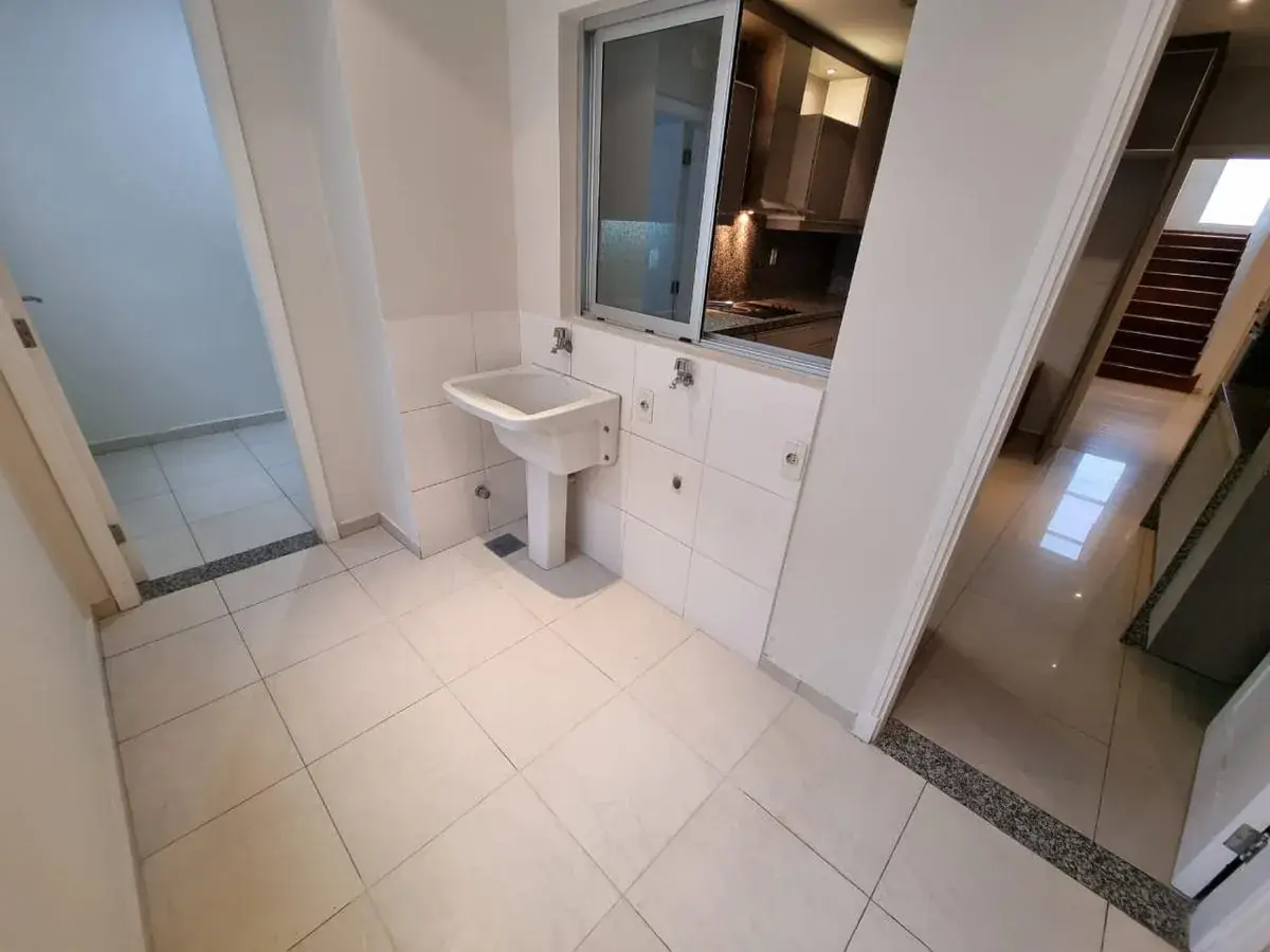 4-Bedroom Apartment for Sale in Carmelitas, Asunción - Image 8