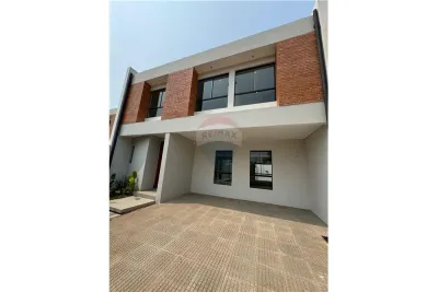 3-Bedroom House for Sale in Loma Merlo, Luque