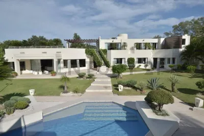 Casa de 5 dormitorios en Venta en Mburucuyá, Asunción