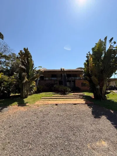 Casa de 5 dormitorios en Venta en Surubi´i, Mariano Roque Alonso