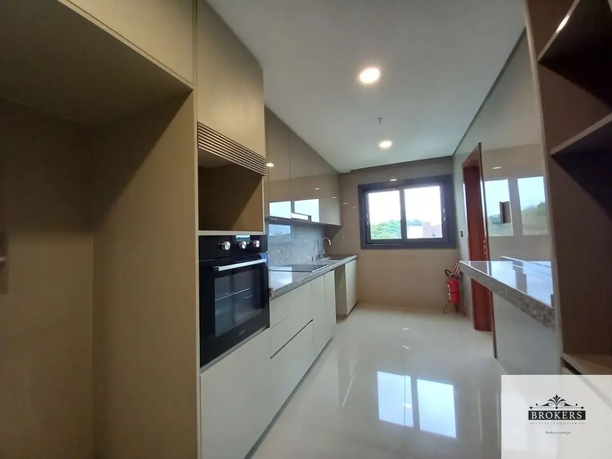 2-Bedroom Apartment for Rent in Madame Lynch, Asunción - Image 6