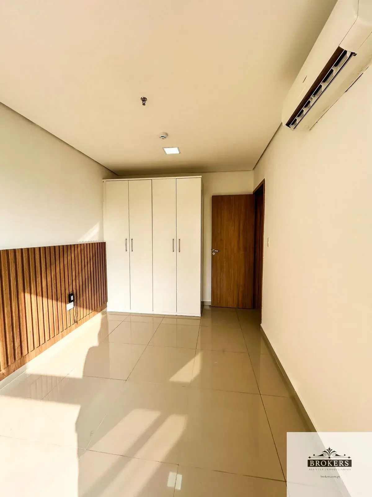 Departamento de 1 dormitorio en Venta en Santisima Trinidad, Asunción - Image 8
