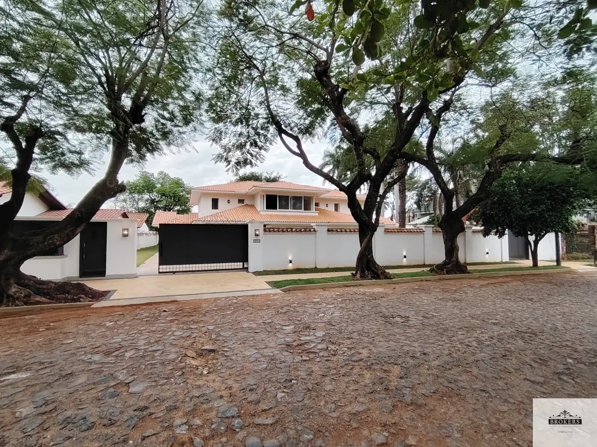 Casa de 5 dormitorios en Alquiler en Mariscal Estigarribia, Asunción - Image 3