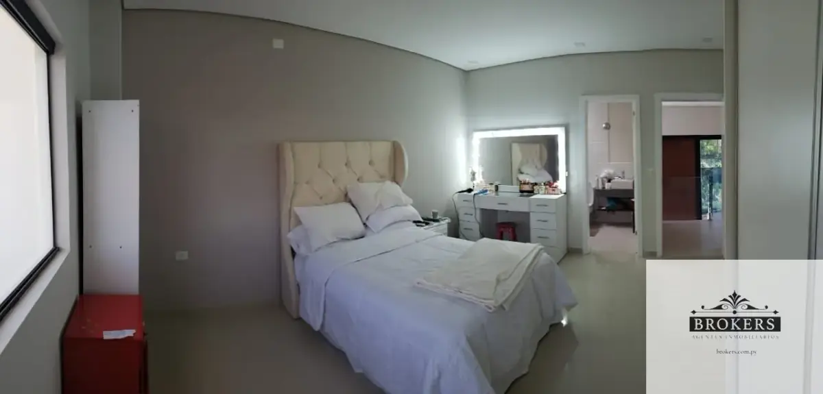 4-Bedroom House for Sale in Loma Merlo, Luque - Image 14