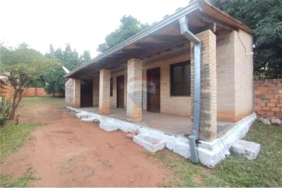 Casa de 2 dormitorios en Venta en Acosta Ñu, San Antonio