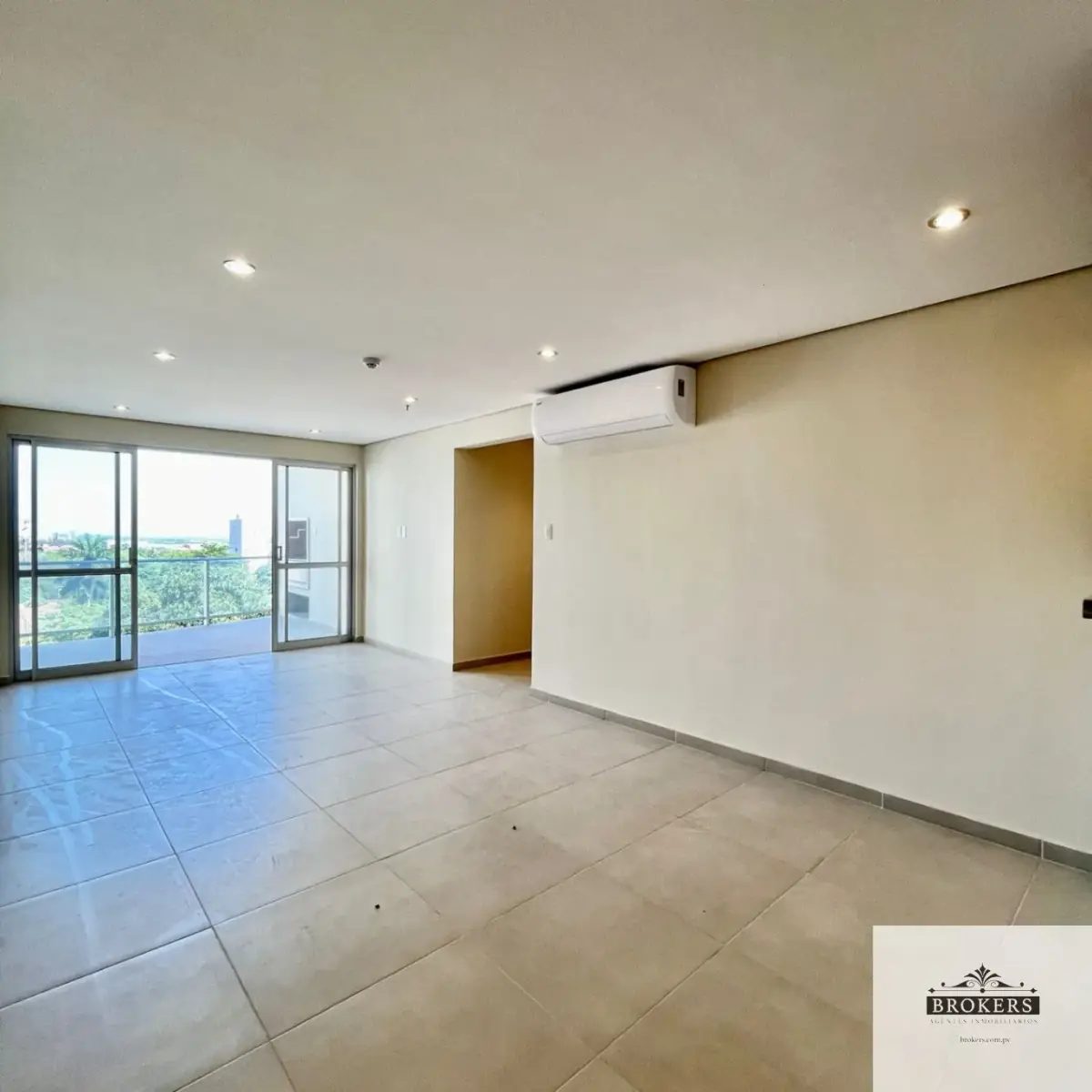 3-Bedroom Apartment for Sale in Jara, Asunción - Image 11