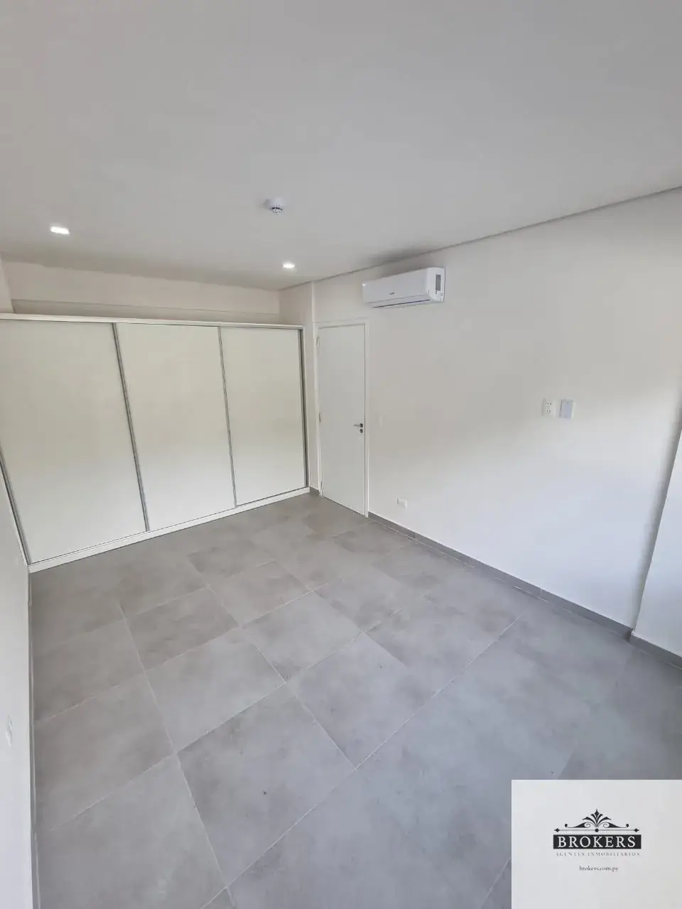 1-Bedroom Apartment for Rent in Luis Alberto de Herrera, Asunción - Image 4