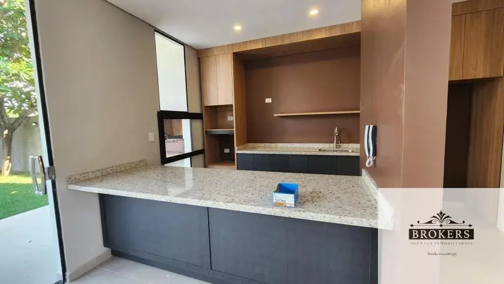 3-Bedroom House for Sale in Primer Barrio, Luque - Image 4