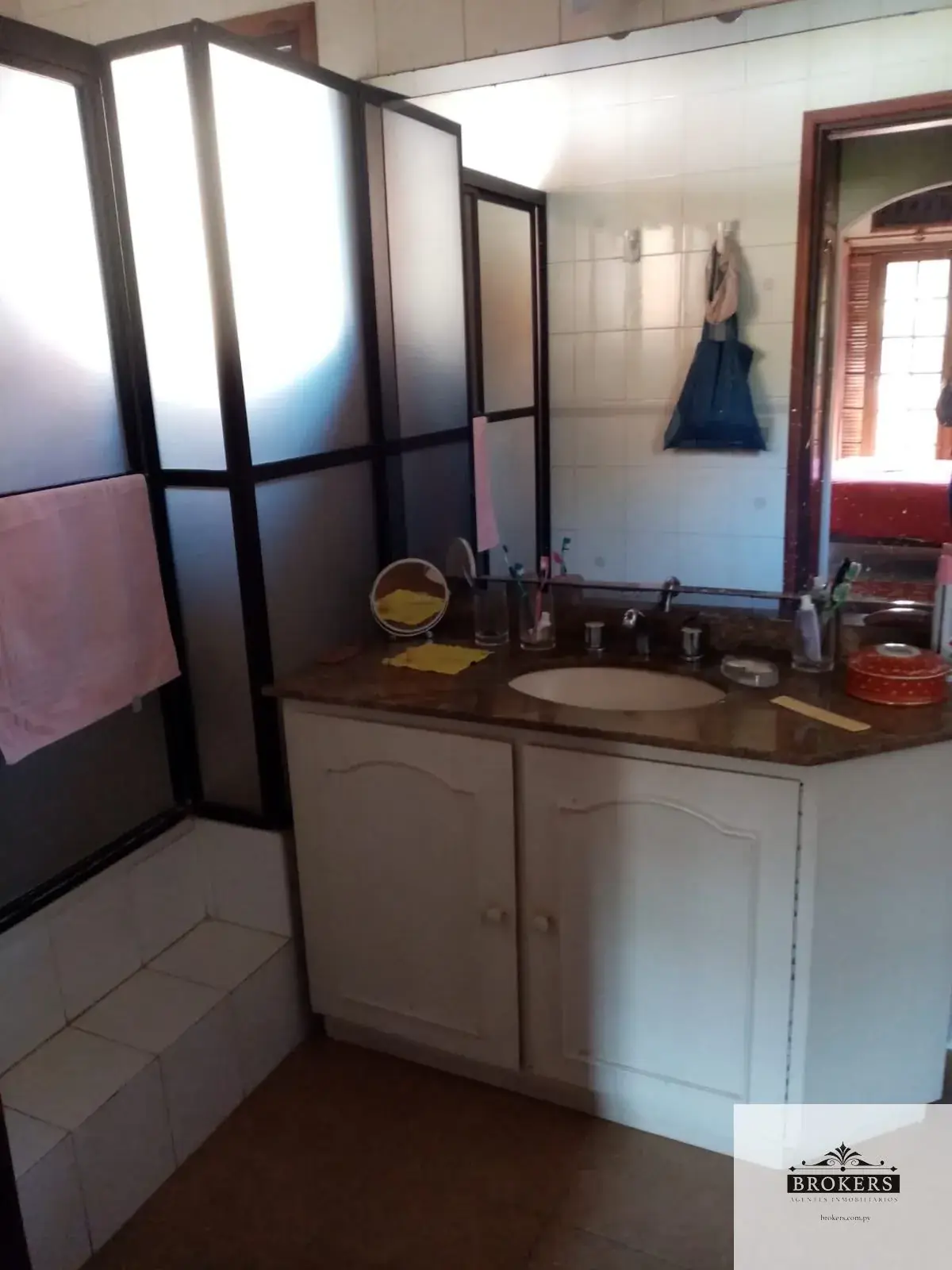 Casa de 4 dormitorios en Venta en Madame Lynch, Asunción - Image 12