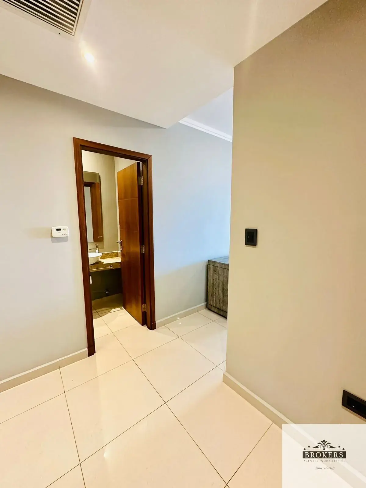 Apartamento de 2 quartos à venda em Carmelitas, Assunção - Image 11