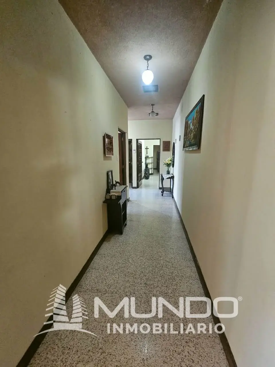 Casa de 4 dormitorios, 358.6m², en Venta en Zona 11, Ciudad de Guatemala - Image 2