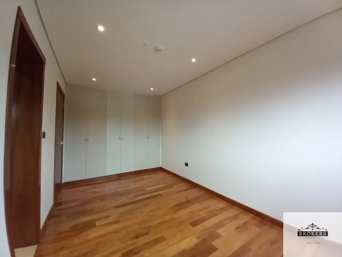 Departamento de 2 dormitorios en Venta en Madame Lynch, Asunción - Image 13