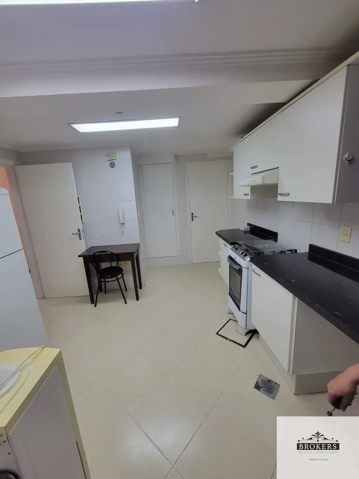 Departamento de 3 dormitorios en Alquiler en Virgen de la Asunción, Asunción - Image 6