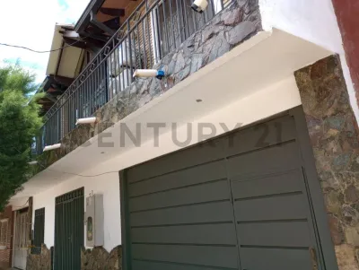 Casa de 3 dormitorios en Venta en Los Laureles, San Lorenzo
