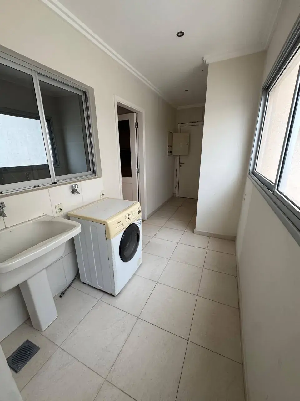 Departamento de 5 dormitorios en Venta en Las Lomas (Carmelitas), Asunción - Image 4