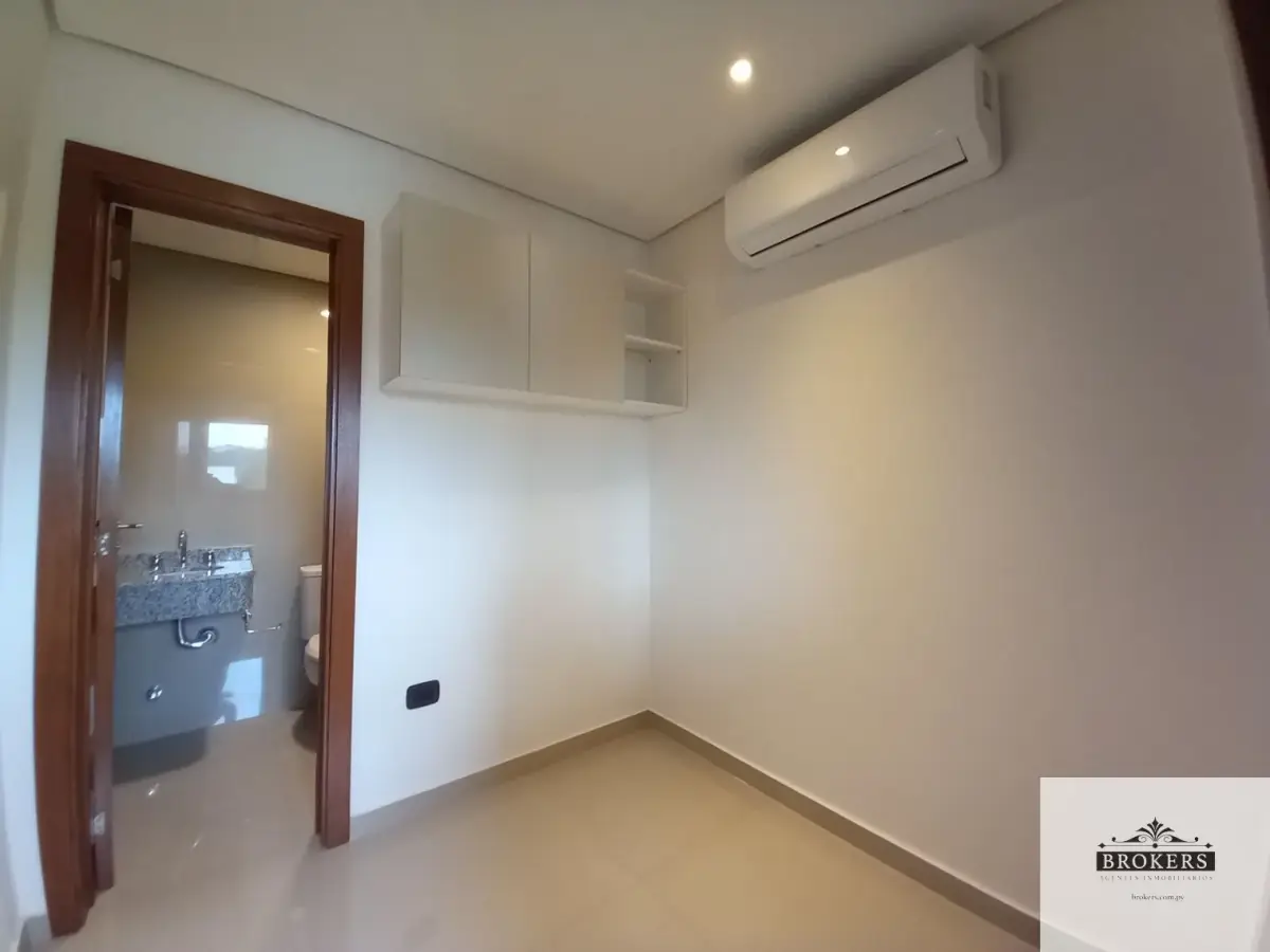 Departamento de 2 dormitorios en Venta en Madame Lynch, Asunción - Image 18