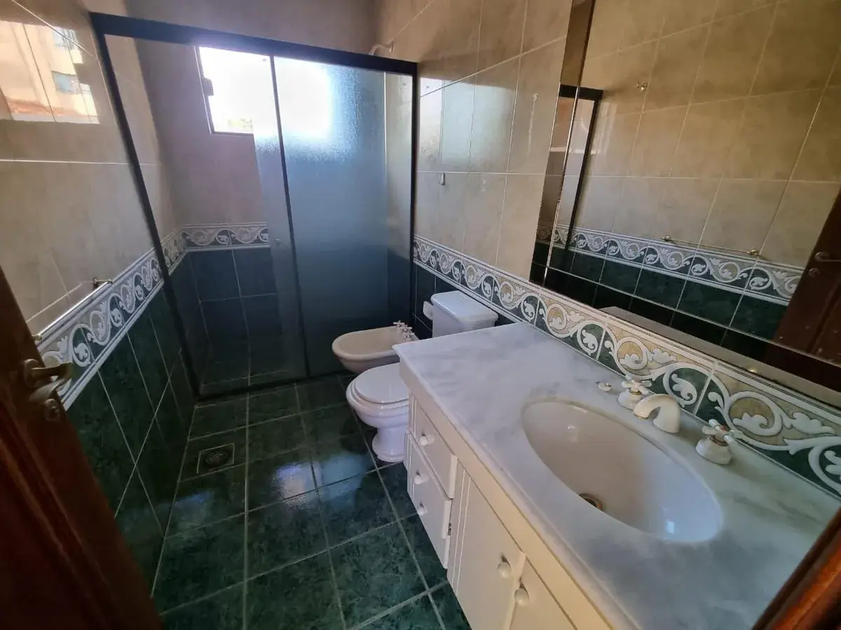 Casa de 5 dormitórios à Venda em Carmelitas, Assunção - Image 10