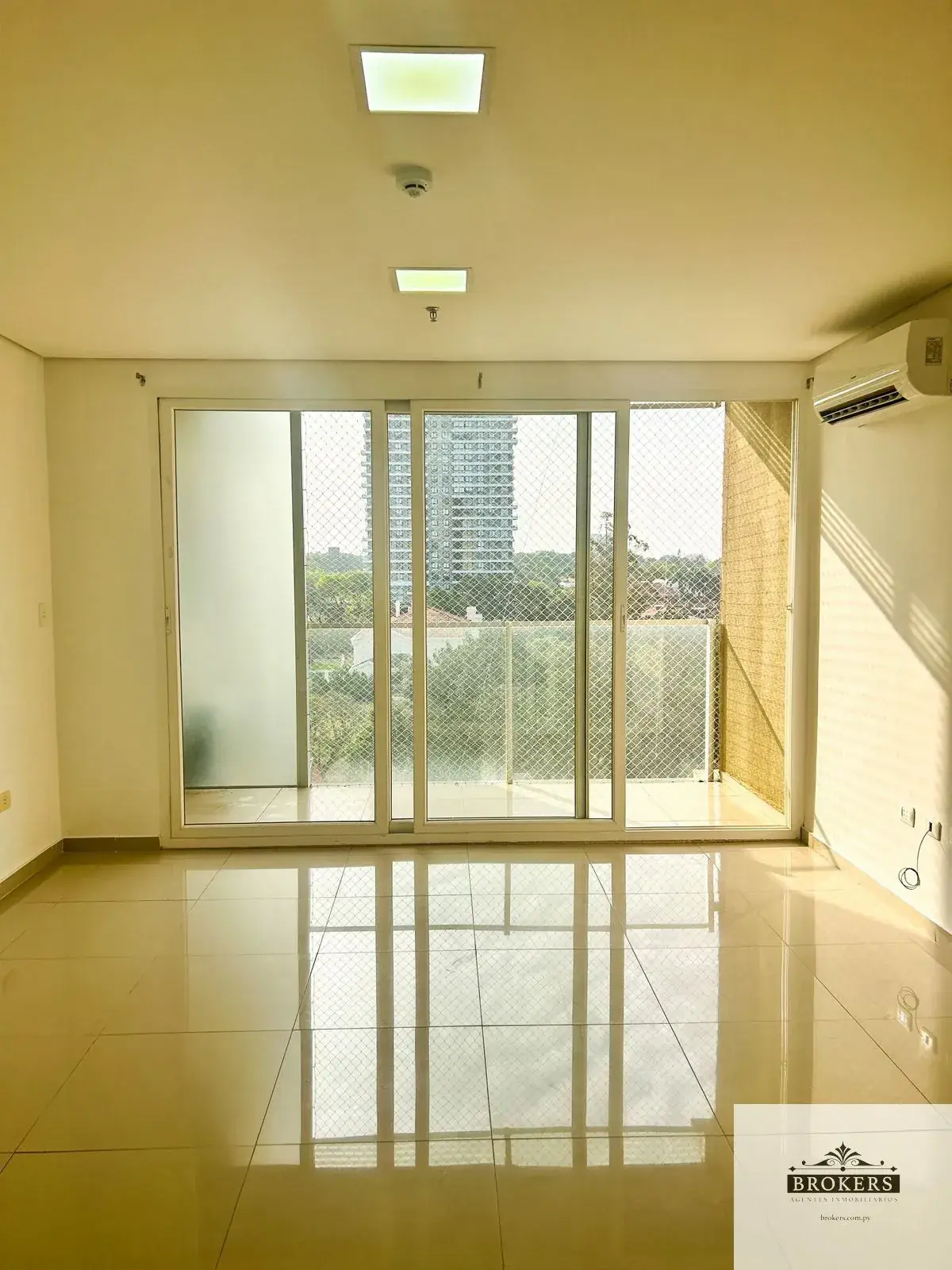 Departamento de 1 dormitorio en Venta en Santisima Trinidad, Asunción - Image 3