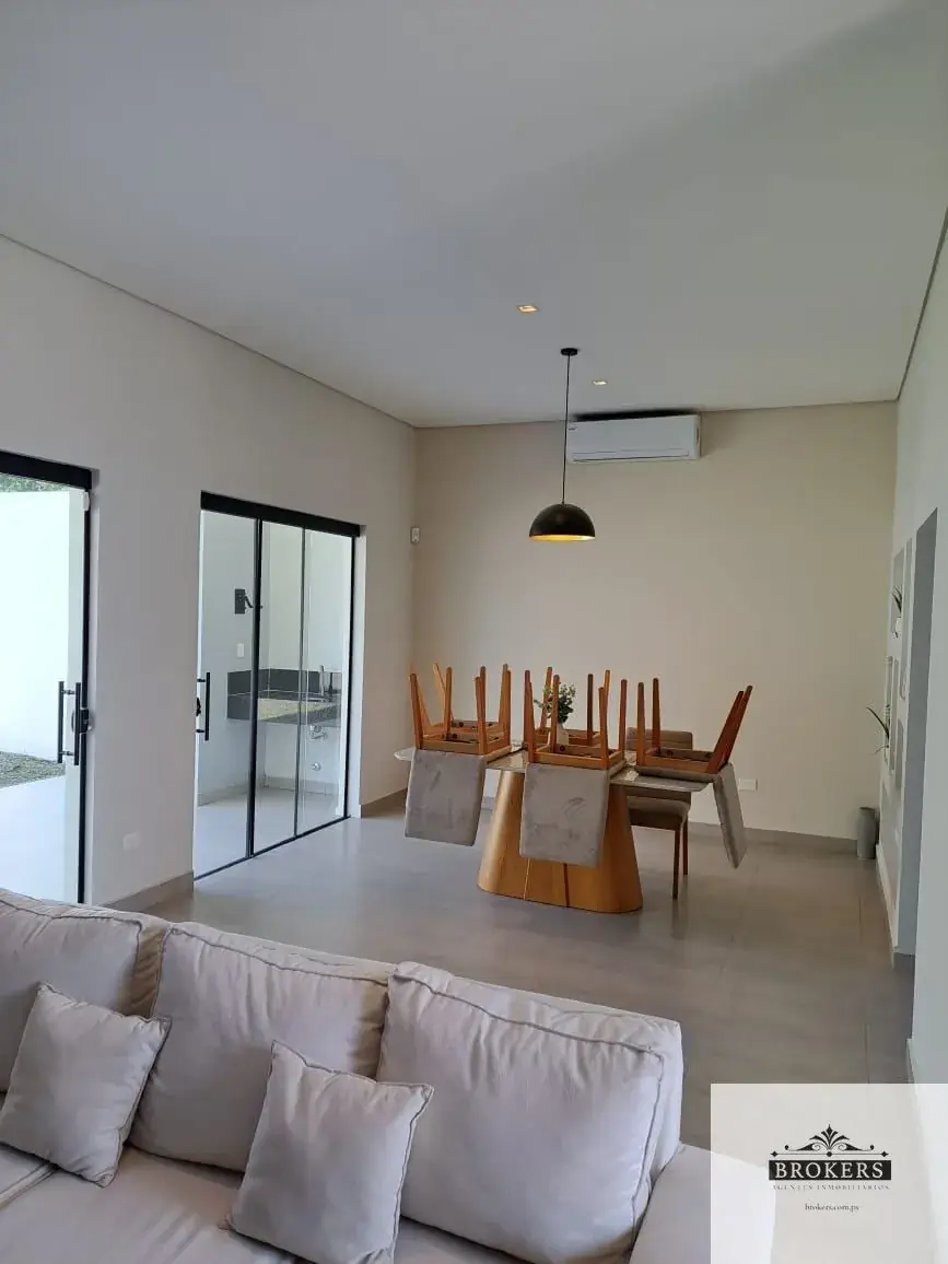 3-Bedroom House for Sale in Loma Merlo, Luque - Image 5