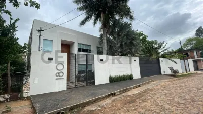 Casa de 4 dormitorios en Alquiler en Santa María, Fernando de la Mora