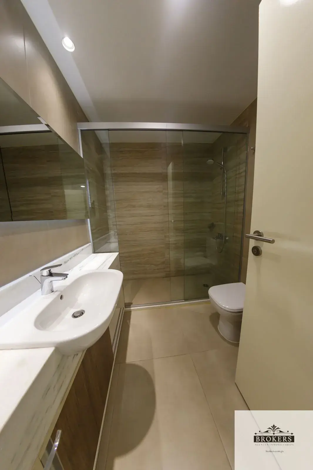 4-Bedroom Apartment for Sale in Ycuá Satí, Asunción - Image 10