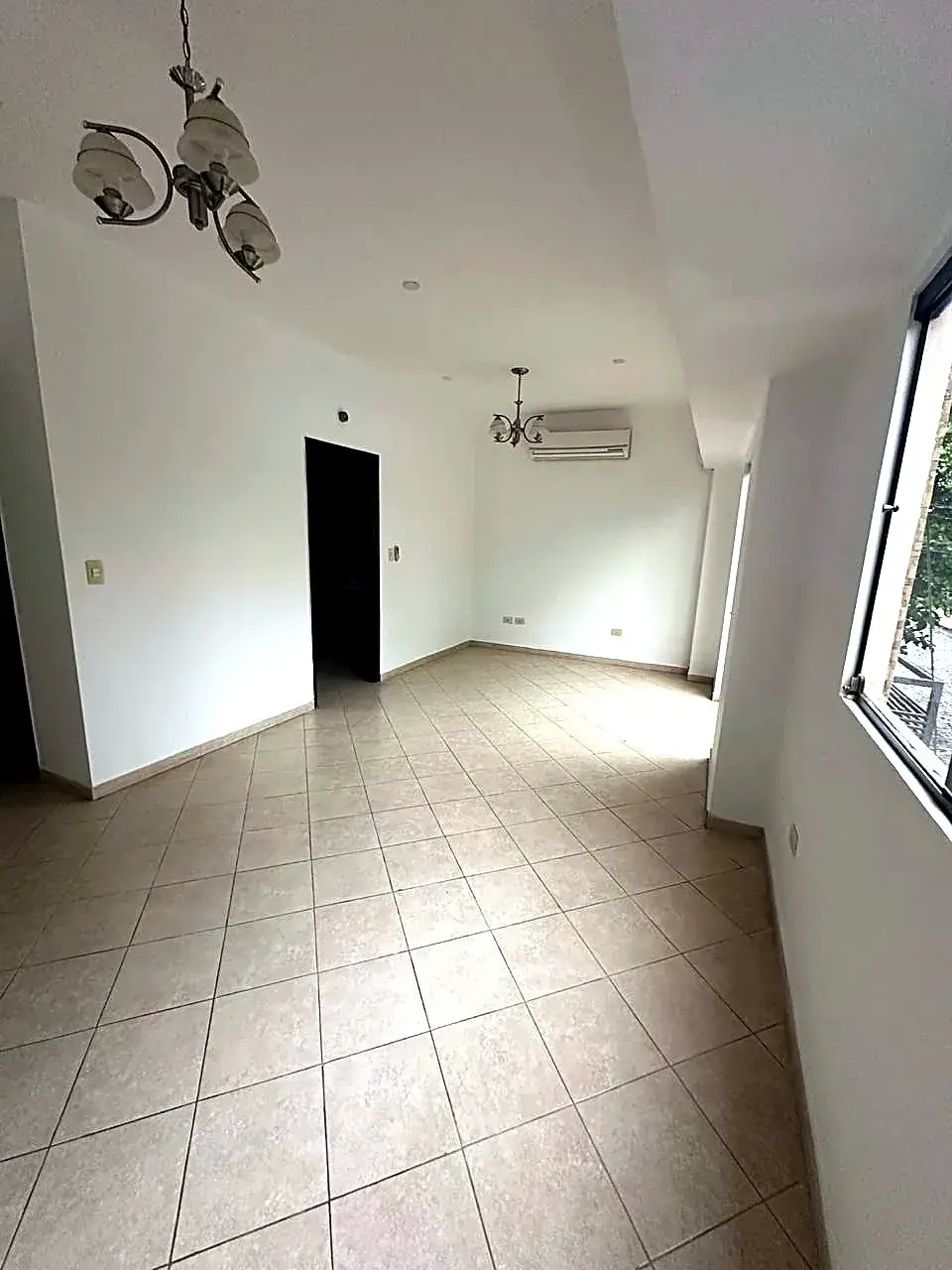 4-Bedroom House for Sale in Bernardino Caballero, Asunción - Image 6