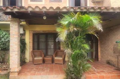 Casa de 3 dormitorios en Alquiler en Virgen de la Asunción, Asunción