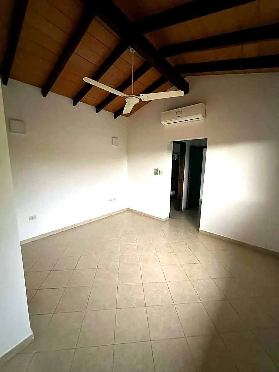 4-Bedroom House for Sale in Bernardino Caballero, Asunción
