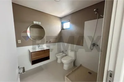 Commercial Space of 437m² for Rent in Ycuá Satí, Asunción