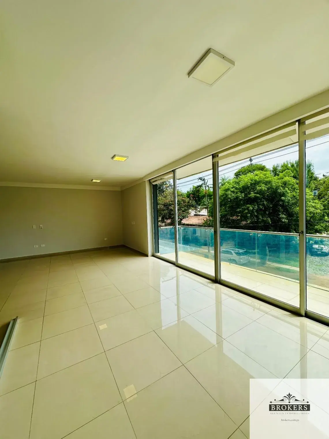 Departamento de 3 dormitorios en Venta en Mburucuyá, Asunción - Image 4