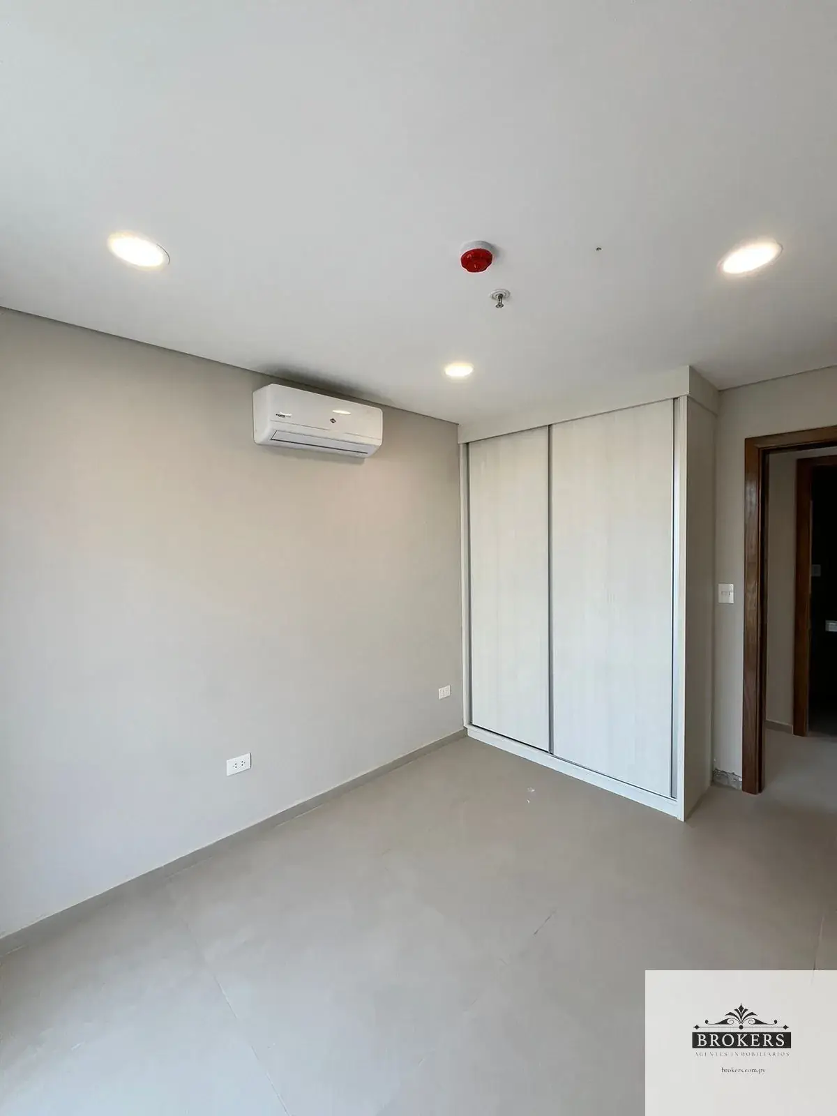 Departamento de 2 dormitorios en Venta en Carmelitas, Asunción - Image 13