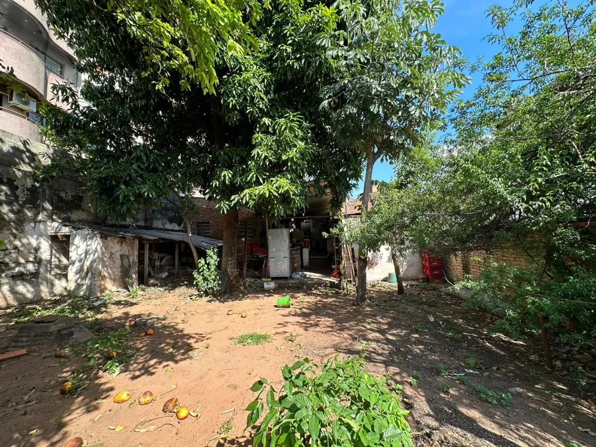 REMATE DE CASA A REMODELAR O DEMOLER EN CIUDAD NUEVA - ASUNCION - Image 8