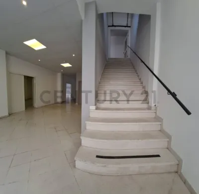Espaço Comercial de 525m² à Venda em Villa Morra, Assunção