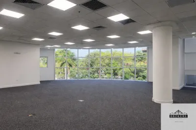 Commercial Space of 798m² for Rent in Mariscal Lopez, Asunción