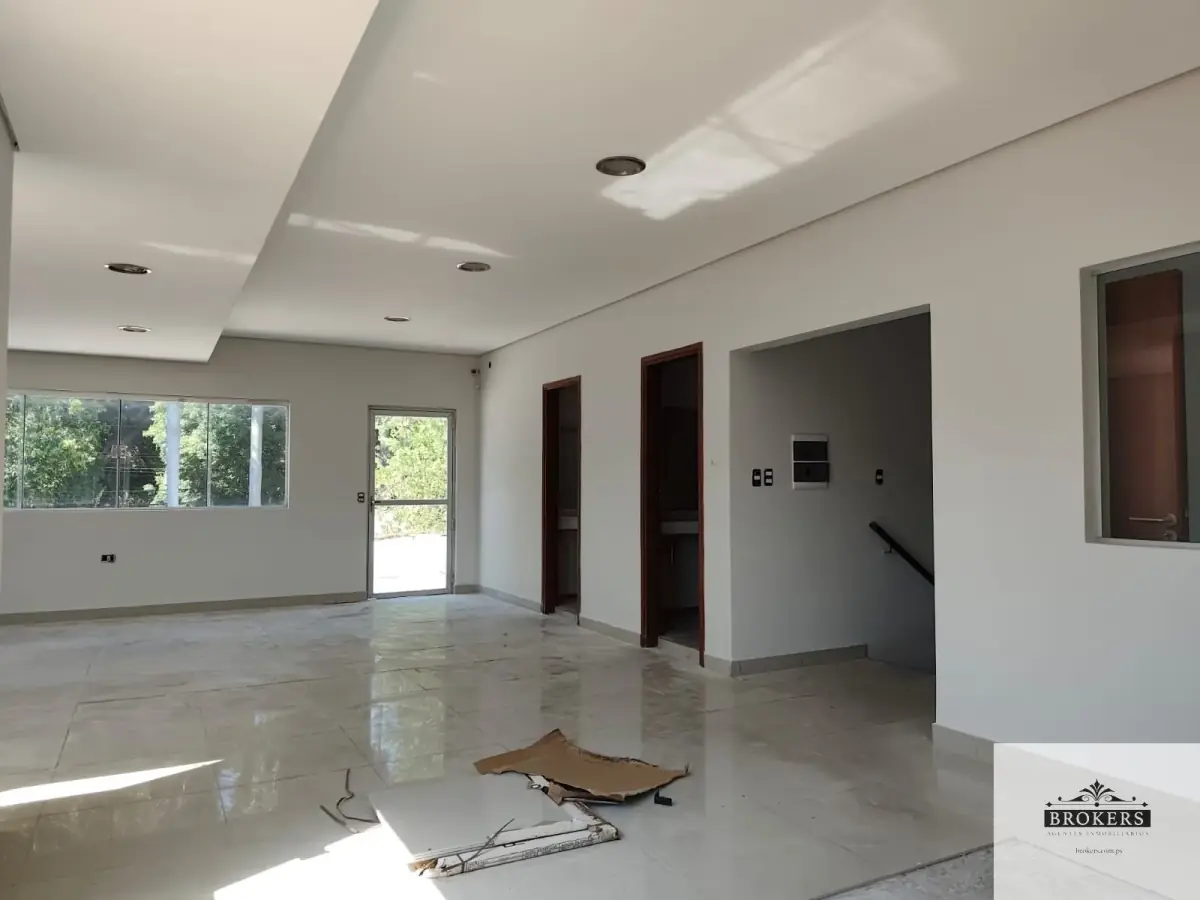 Casa de 8 dormitorios en Venta en Recoleta, Asunción - Image 15