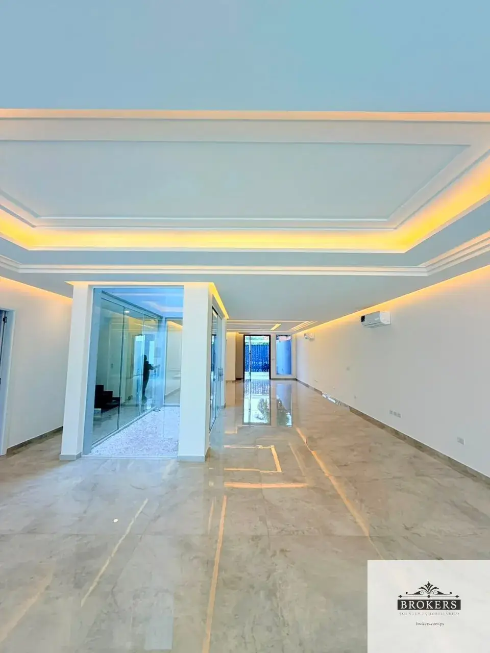5-Bedroom House for Sale in Herrera, Asunción - Image 6