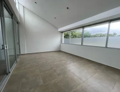 Casa de 3 dormitorios en Alquiler en Mburucuyá, Asunción