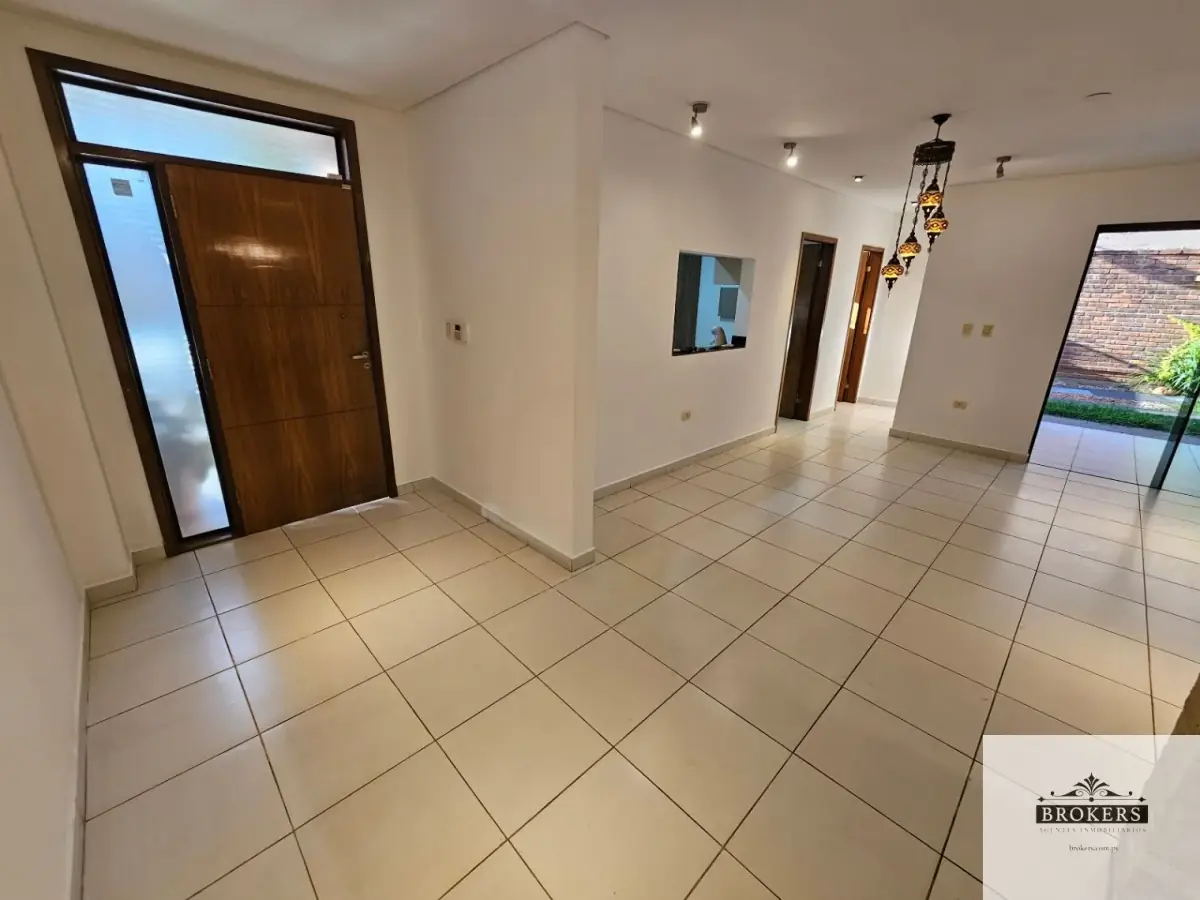3-Bedroom House for Sale in San Cristobal, Asunción - Image 4
