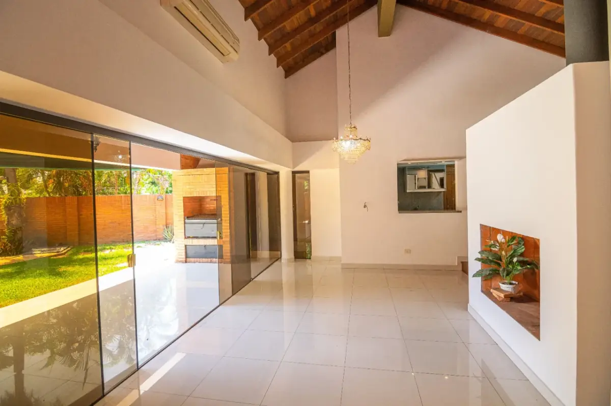 Casa de 2 dormitorios en Venta en Mcal. José Félix Estigarribia, Asunción - Image 4