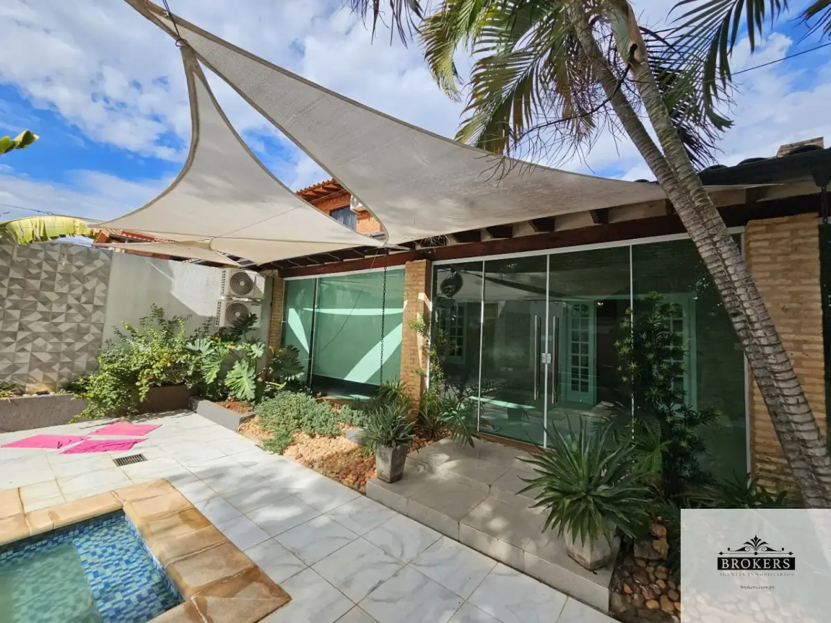 Casa de 3 dormitorios en Venta en Cuarto Barrio, Luque - Image 4